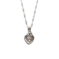 Halsketting met hol hart kooihanger en natuurlijke roze parel aan een zilveren ketting - Hart Moederliefde Stijl
