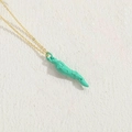 Collier à maillons dorés avec pendentif corne vert menthe et détails d'étoiles - Vert