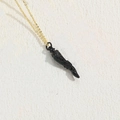 Collier chic en or avec pendentif fluide laqué noir pour un style dopamine tendance - Noir