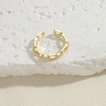 Anillo de cadena dorado ajustable con circonitas brillantes y un diseño abierto moderno - Anillo Circonia Hebilla OT (Oro 14K)
