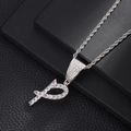 Macro-detail van zilveren ketting met letter P-hanger en glanzende witte zirkonia's - Letter P (Zilver) / 20 inch Touwketting