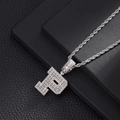 Détail du pendentif lettre P hip hop avec zircons baguette sur une chaîne torsadée argent - Argent (Style P)