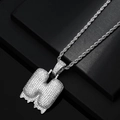 Dettaglio del ciondolo con lettera H e zirconi incastonati su una catena a fune argento - H + Catena a Corda (Colore Argento)