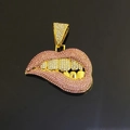 Roze strassteen sexy lippen hanger met gouden plating en zirkonia verbinding - Hanger Zonder Ketting Goud Roze Lippen