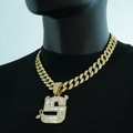 Goldene Hip-Hop-Panzerkette mit einem großen, eisgekühlten Teufel-Buchstabenanhänger - Halsketten-Set / Gold
