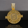 Gros plan d'un pendentif hip hop doré avec lettre S centrale et slogans Hustle Chasers - Pendentif Seul (Sans Chaîne) / Doré