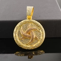Dettaglio macro del ciondolo tondo dorato con spirale di strass e catena a corda - Ciondolo Singolo Oro (Senza Catena)