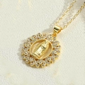 Collar colgante de la Virgen María en oro con borde de circonitas blancas - Estilo Virgen María (XL2774-2)