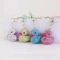 Set di portachiavi a forma di anatra 3D scintillanti con strass in quattro colori - Colore Casuale