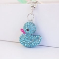 Portachiavi a forma di papera con strass azzurri brillanti con becco rosa e chiusura argento - Blu