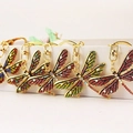 Porte-clés libellule arc-en-ciel en alliage doré avec strass multicolores et cristaux - Couleur Aléatoire