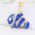 Porte-clés poisson clown bleu avec strass brillants et fermoir pivotant doré élégant - Bleu