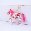 Portachiavi a forma di cavallo con cristalli e smalto rosa in lega dorata lucida - Rosa