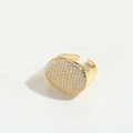 Verstellbarer goldener Ring mit großem ovalem Pavee-Besatz aus weißen Zirkonia - Ovaler Zirkonia Stil (JZ0604-4)