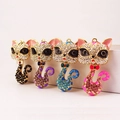 Porte-clés chat en alliage avec strass et émail en quatre couleurs vives - Emballage Individuel / Couleur Aléatoire
