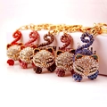 Lot de porte-clés chat endormi en cristal étincelant en cinq couleurs avec anneau doré - Emballage individuel en sac OPP / Couleur Aléatoire