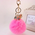 Portachiavi con pompon di pelliccia rosa e ciondolo a cigno con strass e moschettone - confezione individuale / Colorato + Pompon Rosa