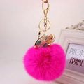 Portachiavi con pompon rosa acceso e ciondolo a forma di cigno dorato con cristalli - confezione individuale / Colorato + Pompon Rosa Fucsia