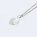 Collar minimalista de plata con colgante de circón ovalado y engaste de cuatro puntas - Zirconia Blanca (Plateado) / Zirconia Blanca (Cadena de Plata)