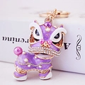 Porte-clés lion dansant chinois violet orné de strass brillants et de perles de luxe - Emballage Individuel Sac OPP Unique / Violet