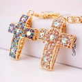 Porte-clés croix étincelant avec strass colorés sur une base en alliage doré chic - Couleur Aléatoire