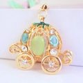 Portachiavi carrozza a zucca dorata con pietre occhio di gatto verdi e strass lucidi - Confezione singola (sacchetto OPP) / verde chiaro