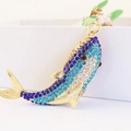 Fonkelende blauwe strass haai sleutelhanger met een luxe gouden metalen afwerking - Individuele OPP-zakverpakking / Donkerblauw
