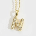 Collier doré avec pendentif lettre N orné de micro-pavés de pierres en zircone cubique - Lettre N