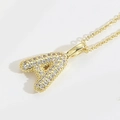 Collier élégant doré avec pendentif lettre A et zircons étincelants sur chaîne fine - Lettre A (XL4014-A)