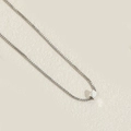Collier élégant en chaîne vénitienne argentée avec pendentif géométrique minimaliste - Style Cube Argenté