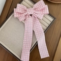 Pinza para el pelo con lazo de cuadros rosas y cintas largas en bandeja de joyas - Rosa