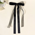 Détail de la pince à cheveux noire à double nœud avec ruban en organza de style français - Noir
