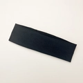 Primer plano detallado de una diadema deportiva negra de 6cm con tejido de punto - Negro Estrecho Cepillado