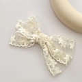 Barrette à cheveux double nœud en dentelle crème avec broderie florale et texture mesh - Pince À Cheveux Fleur Beige