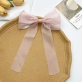Elegante pinza para el pelo de organza rosa con lazo grande y cintas largas efecto seda - Rosa