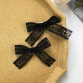 Paire de barrettes à cheveux élégantes en dentelle noire avec motifs floraux fins - Style Dentelle Noire / Noir (Paire)