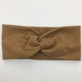 Bandeau bébé tricoté jaune brun avec texture côtelée et design à nœud torsadé - Caramel (FD88-12)