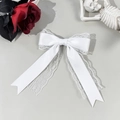 Détail d'un nœud à cheveux en dentelle blanche avec rubans pour style gothique - 4# Style Dentelle Blanche