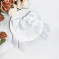 Elegante pinza para el pelo de satén blanco con doble lazo y cintas largas sedosas - Blanco