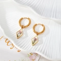 Böhmische goldene Edelstahlohrringe mit echten Trockenblumen in Harzanhängern - Rhombe Rosa Blume (6#)