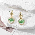 Orecchini a foglia d'oro con pendenti a cuore in resina e fiori secchi verdi naturali - Gipsofila Verde