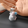 Porte-clés hippopotame gris mignon avec détails roses et fermoir mousqueton argenté - Gris Avec Balle Bleu Ciel