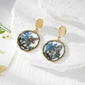Handmade irregular resin earrings with blue dried flowers and grey stone chips - Blue Gypsophila And Leaf With Crushed Stone