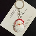 Kerstman sleutelhanger van rood en wit hars met zilveren metalen ring voor tassen - Q-versie Kerstman Hoofd (D)
