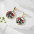 Elegant gold heart earrings with red dried flowers and stones in clear resin pendant - Two Red Flowers Crushed Stone Style