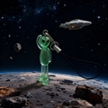 Leuchtender grüner Alien-Anhänger aus Harz mit silbernem Karabiner und schwarzem Band - Begrüßungsstil