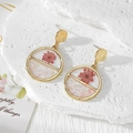 Pendientes geométricos dorados con flores secas rosas reales y piedras trituradas - Flor Rosa Gipsófila Piedra
