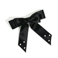 Elegante fermaglio per capelli in raso nero con perline bianche su sfondo bianco pulito - Nero