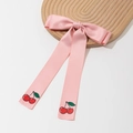Lazo rosa de satén para el pelo con cintas de cerezas en bandeja de madera - Rosa