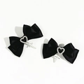 Détails de barrettes à nœud en satin noir avec strass cœur et pendentif croix argent - Noir